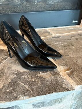 Delonix Regis Black Patent Leather Heels